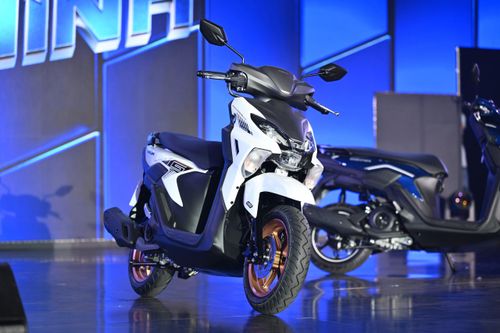 Yamaha GEAR 125 Hybrid sở hữu thiết kế thể thao hiện đại, đồng thời tích hợp các công nghệ và tiện ích thiết thực.