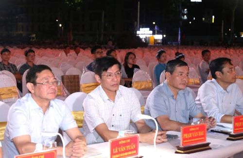 Các đại biểu dự buổi tổng duyệt.