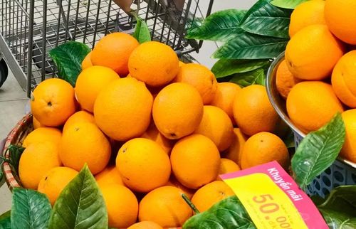 Cam chứa lượng axit lớn, tránh ăn khi bụng đang đói vì có thể làm tăng nguy cơ viêm loét dạ dày. Ảnh: M.T