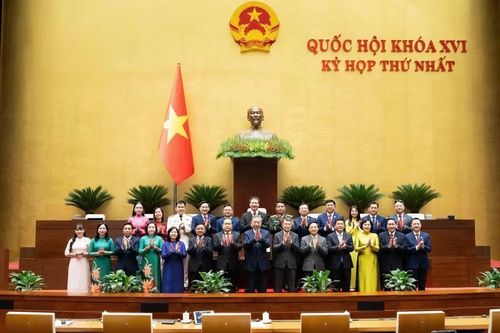 Lãnh đạo Đảng, Nhà nước, Chính phủ, Quốc hội chụp ảnh cùng các đại biểu Quốc hội tỉnh Đồng Nai tại kỳ họp thứ I, Quốc hội khóa XVI. Ảnh: quochoi.vn