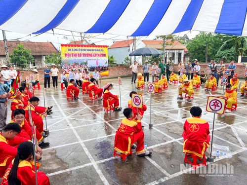 Thi đấu cờ người tại Lễ hội.