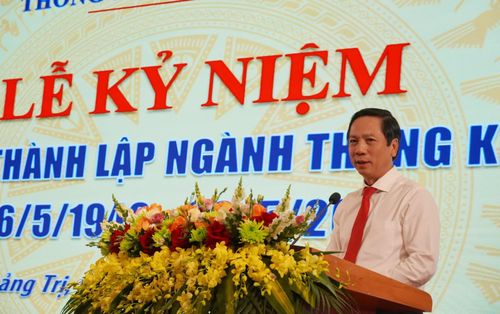 Đồng chí Hoàng Nam, Phó Chủ tịch Thường trực UBND tỉnh phát biểu tại lễ kỷ niệm - Ảnh: X.P