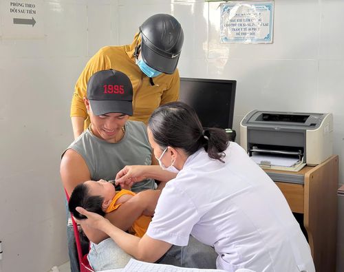 Từ chương trình tiêm chủng mở rộng, nhiều trẻ em được bảo vệ trước các bệnh truyền nhiễm nguy hiểm - Ảnh: H.L