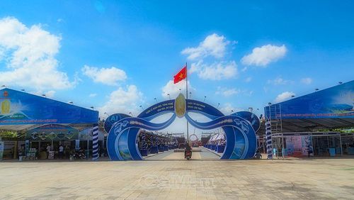 Không gian trưng bày các sản phẩm đặc trưng, sản phẩm OCOP của tỉnh Cà Mau và các tỉnh, thành khu vực đồng bằng sông Cửu Long.