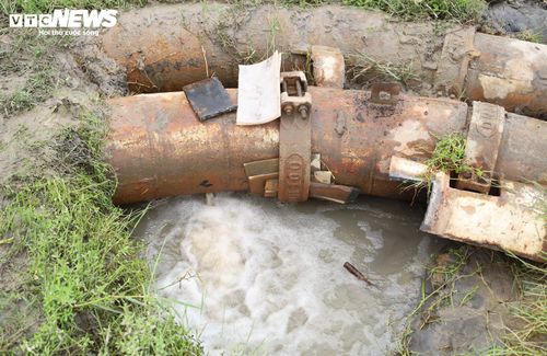 PV ghi nhận hàng hoạt sự cố bục đường ống áp lực dẫn nước thải từ nhà máy ra khu vực hồ chứa nước thải, xỉ thải.