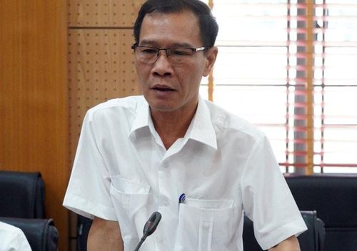 Phó Chi cục trưởng Chi cục Chăn nuôi, Thủy sản và Thú y Hà Nội Đỗ Quốc Phấn phát biểu tại buổi làm việc với phường Chương Mỹ. Ảnh: Lan Oanh