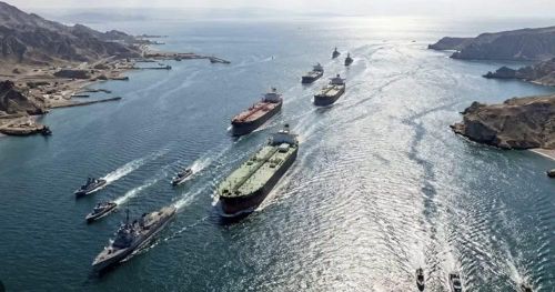 Eo biển Hormuz, tuyến hàng hải vận chuyển phần lớn dầu mỏ toàn cầu, đang trở thành điểm nóng mới khi lực lượng xuồng cao tốc của Iran gia tăng hoạt động.