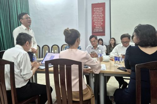  Ông Nguyễn Ngọc Hồi, Phó giám đốc Sở Văn hóa và Thể thao TP.HCM, phát biểu kết luận cuộc họp. 