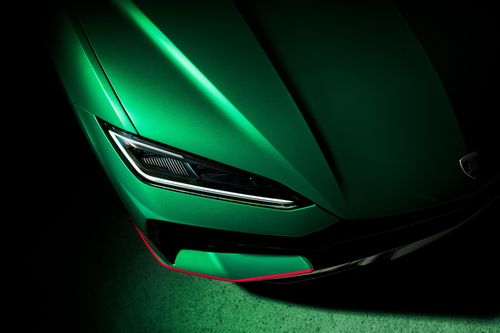  Dự án Lamborghini Capsule này được chấp bút bởi Lamborghini Centro Stile cùng bộ phận cá nhân hóa Ad Personam Studio với hơn 70 cấu hình khác nhau. 