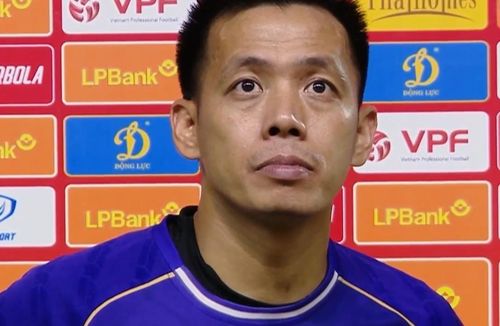 Văn Quyết chê bai lối đá của Ninh Bình.