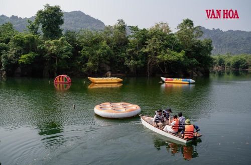 Trải nghiệm dọc sông và những trò chơi dưới nước