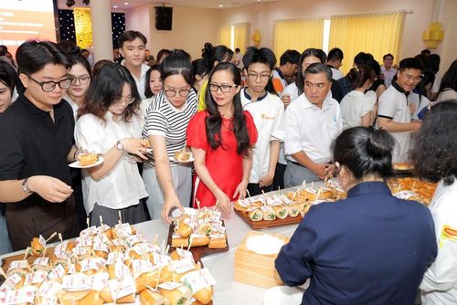 Các ý kiến nhận định, từ sự ghi nhận đến việc trở thành một thương hiệu toàn cầu vẫn là chặng đường dài của bánh mì Việt