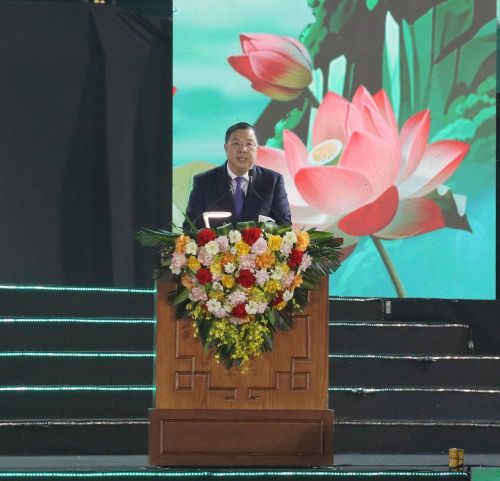 Đồng chí Phạm Gia Túc, Ủy viên Bộ Chính trị, Phó Thủ tướng Thường trực Chính phủ phát biểu tại khai mạc Lễ hội Hoa Lư năm 2026