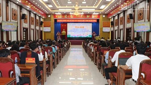 Quang cảnh buổi tọa đàm.