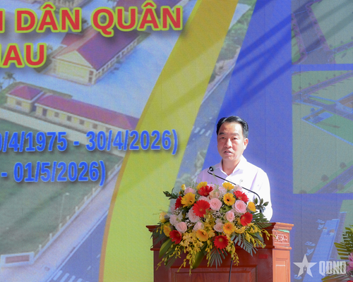 Đồng chí Lữ Quang Ngời, Chủ tịch UBND tỉnh Cà Mau phát biểu tại buổi lễ.
