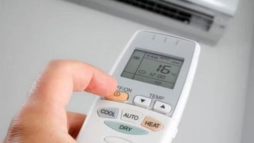 Vấn đề cốt lõi nằm ở sự phân bố nhiệt không đều trong phòng, khi có khu vực lạnh sâu nhưng cũng có nơi vẫn nóng, buộc người dùng phải giảm nhiệt độ xuống thấp hơn mức cần thiết.