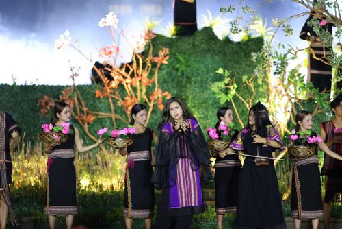 Ca sỹ Thanh Lam kể chuyện Tây Nguyên- “Đại ngàn reo” không chỉ là một chương trình nghệ thuật trong khuôn khổ Ngày hội Văn hóa các dân tộc tỉnh Gia Lai năm 2026, mà còn là một cách tiếp cận mới trong tổ chức sự kiện văn hóa - khi cộng đồng được đặt ở vị trí trung tâm.