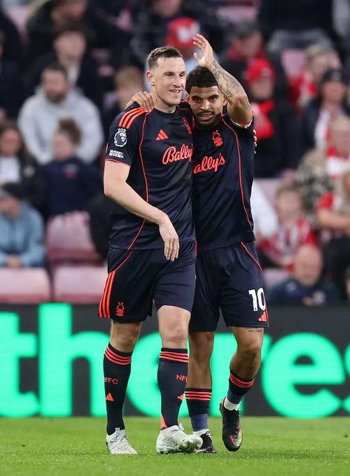 Nottingham Forest đã đẩy Tottenham (31 điểm) và West Ham (33 điểm) vào cuộc chiến "một mất một còn". Nhà cái đánh giá, "Gà trống" có khả năng cao nhất cùng với Wolves và Burnley phải xuống hạng mùa sau.