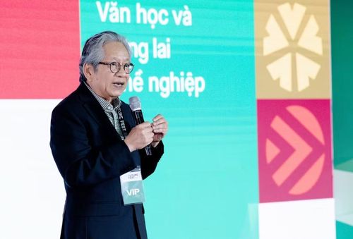 Họa sĩ, dịch giả Trịnh Lữ chia sẻ tại chương trình.