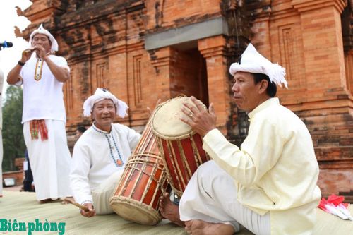 Âm nhạc là một trong những di sản đặc sắc góp phần tạo nên nền văn hóa Chăm rực rỡ, khác biệt. Ảnh: Bích Nguyên