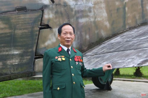 Cựu chiến binh Nguyễn Văn Lập (tỉnh Ninh Bình) - nguyên là chiến sĩ xe tăng thuộc Đại đội 7, Tiểu đoàn 8, Trung đoàn 102, Sư đoàn 308 cho biết: "Mỗi lần về Ngã ba Đồng Lộc, tôi luôn xúc động nhớ về những đồng đội đã ngã xuống cho đất nước, quê hương. Những năm chống Mỹ khi hành quân qua đây để vào Nam chiến đấu, chúng tôi đã nhận được nhiều tình cảm quý báu của cán bộ, chiến sĩ và đồng bào Hà Tĩnh. Chính sự chân tình và quả cảm của những TNXP Ngã ba Đồng Lộc đã tiếp thêm sức mạnh để chúng tôi chiến đấu đến ngày hòa bình".