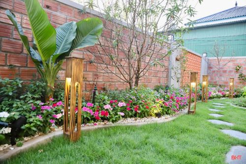 Chị Nguyễn Thị Huê (du khách đến từ Hà Nội) ấn tượng với không gian sinh hoạt gần gũi và các hoạt động gắn với đời sống ngư dân địa phương.