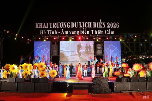 Tiết mục "Đất nước trọn niềm vui" trong phần 3 “Hà Tĩnh - Cánh cửa tương lai” để lại trong khán giả nhiều cung bậc cảm xúc.