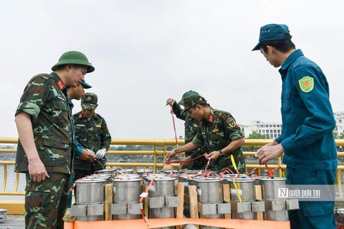 Theo đó, các lực lượng làm nhiệm vụ, từ kiểm tra ống phóng, đấu nối hệ thống điều khiển đến hiệp đồng kỹ thuật, tất cả đều được thực hiện cẩn trọng, bảo đảm an toàn và đúng kịch bản.