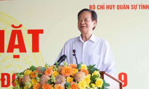 Đồng chí Nguyễn Tấn Dũng phát biểu tại buổi họp mặt.