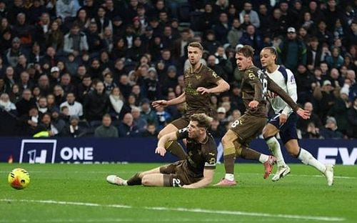 Xavi Simons là điểm sáng của Tottenham.