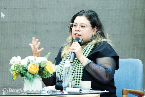 Bà Cécile Ngọc Sương Perdu.