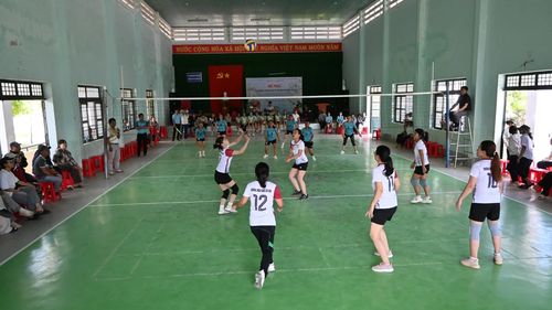 Một trận đấu tại giải.