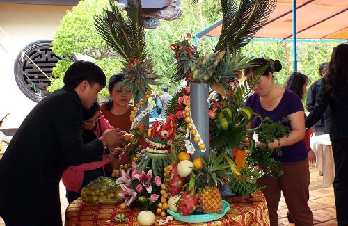 Hội thi cắm hoa, bày mâm ngũ quả dâng cúng Vua Hùng