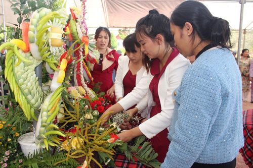 Hội thi cắm hoa, bày mâm ngũ quả dâng cúng Vua Hùng