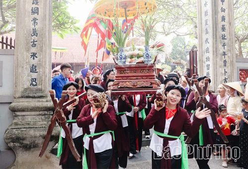 Lễ rước kiệu đình Hùng Lô mang nhiều nét văn hóa đặc sắc, góp phần quảng bá hình ảnh du lịch Phú Thọ tới du khách thập phương.