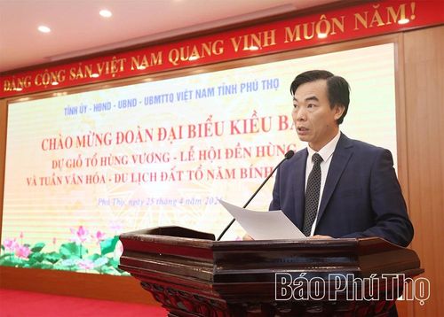 Lãnh đạo Sở Ngoại vụ phát biểu chào mừng đoàn đại biểu kiều bào.