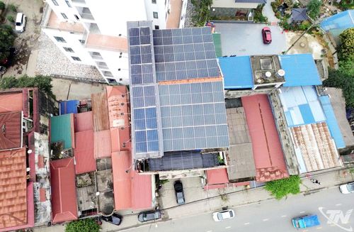 Nhiều hộ dân trên địa bàn tỉnh lắp đặt hệ thống điện mặt trời mái nhà, chủ động nguồn điện, giảm chi phí sinh hoạt.