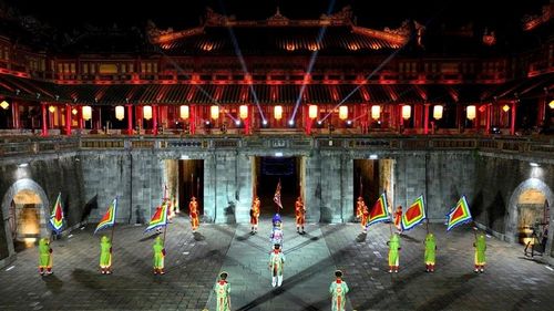  Tái hiện lễ đổi gác mở cửa Hoàng cung