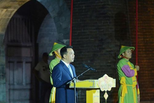  Phó Chủ tịch UBND thành phố Trần Hữu Thùy Giang phát biểu khai mạc 