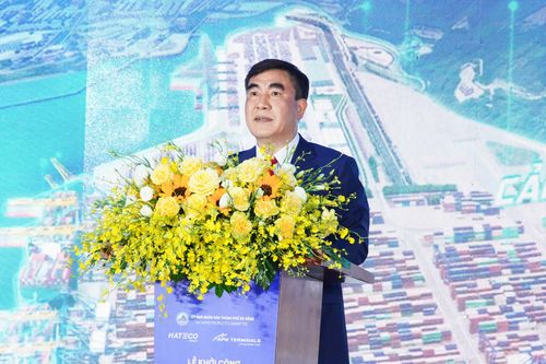 Đại diện Liên danh nhà đầu tư, Chủ tịch Tập đoàn Hateco Trần Văn Kỳ phát biểu tại lễ khởi công