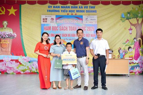 Học sinh Lê Hoàng Minh Quân giành giải Đặc biệt dành cho học sinh xuất sắc nhất