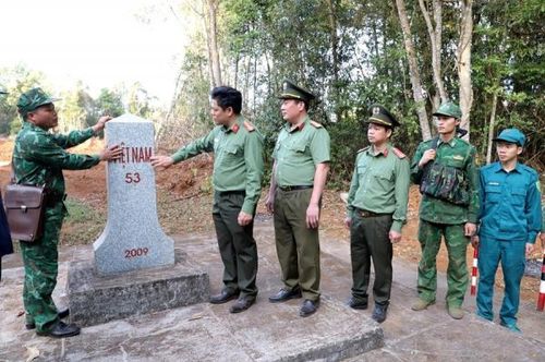 Lực lượng chức năng phối hợp tuần tra đảm bảo ANTT khu vực biên giới.