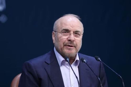 Chủ tịch Quốc hội Iran Mohammad Bagher Ghalibaf tuyên bố việc mở lại eo biển Hormuz sẽ “bất khả thi” chừng nào Mỹ và Israel còn vi phạm “trắng trợn” thỏa thuận ngừng bắn. Ảnh: Majid Asgaripour/Thông tấn xã Tây Á qua Reuters.