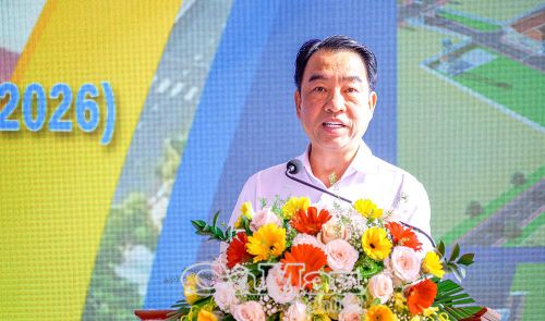 Chủ tịch UBND tỉnh Cà Mau Lữ Quang Ngời phát biểu tại buổi lễ.
