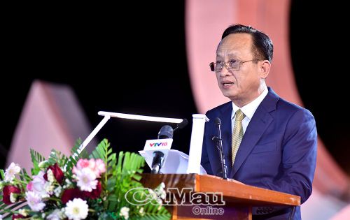 Đồng chí Phạm Văn Thiều, Phó Bí thư Tỉnh ủy, Chủ tịch HĐND tỉnh, phát biểu khai mạc Tuần lễ.