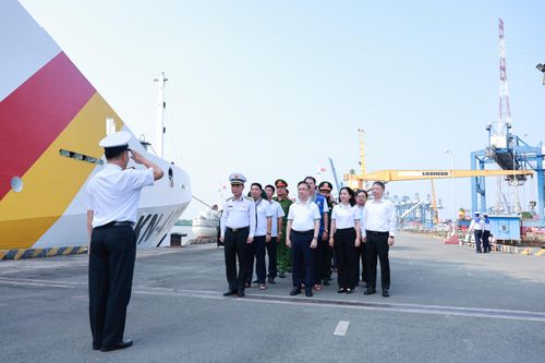 Lực lượng Hải quân tổ chức báo cáo công tác tổ chức, thực hiện trước giờ tàu khởi hành