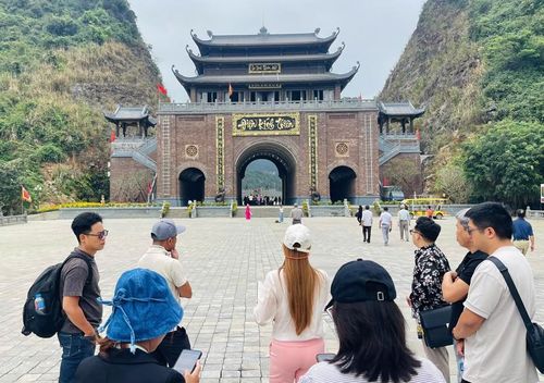 E-kip khải sát thực địa.