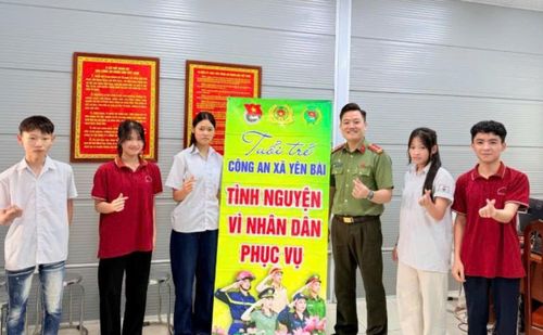Công an xã Yên Bài đẩy mạnh xây dựng mô hình "ba nhất-điểm giải quyết thủ tục hành chính ba nhất". Ảnh: Công an cung cấp