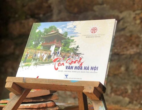 Không gian văn hóa đọc tại Tổ hợp Đoài giới thiệu 500 đầu sách về văn hóa, di sản, du lịch của Đường Lâm nói riêng và Hà Nội nói chung. Ảnh: Đăng Khôi