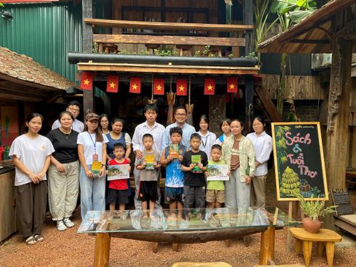 Ra mắt “không gian văn hóa đọc” – mô hình trải nghiệm di sản thông qua sách tại Tổ hợp Đoài. Ảnh: Đăng Khôi